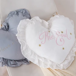 ผ้าฝ้าย 100% Ruffled หมอนหัวใจตัวอักษรเรขาคณิตเย็บปักถักร้อยเก้าอี้ของเล่นเบาะบ้านโซฟาเตียงรถเอวหมอนตกแต่ง