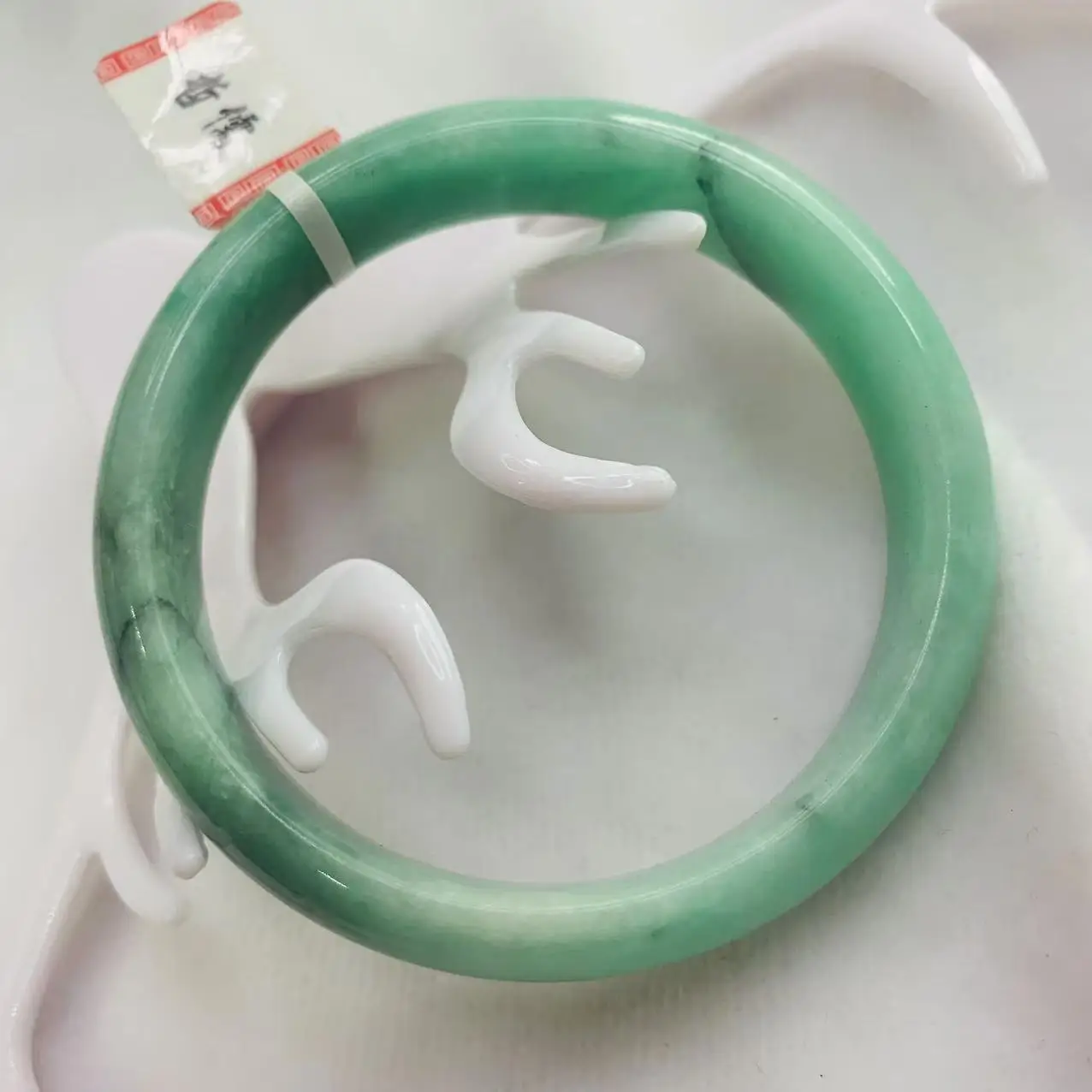 

Natural jade 59.8mm light green bracelet beautiful princess