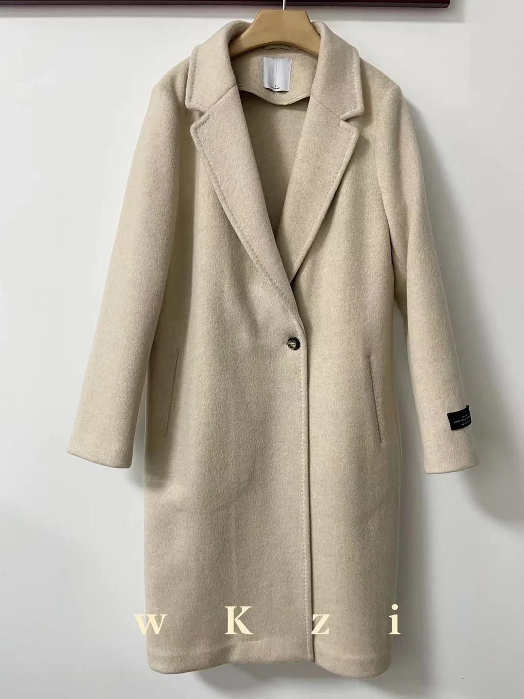 Cappotto invernale classico con un bottone in lana italiana semplice cappotto di media lunghezza