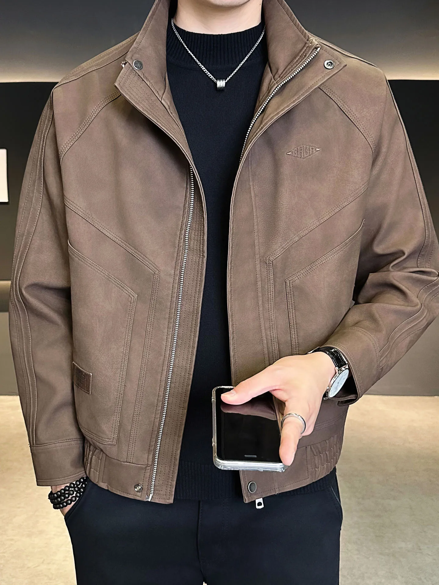 Faionable ريترو مطرز الجلود Jaet الرجال الوقوف طوق سستة إغلاق طويل Sve عادية Sle الخريف الشتاء جديد Arr...