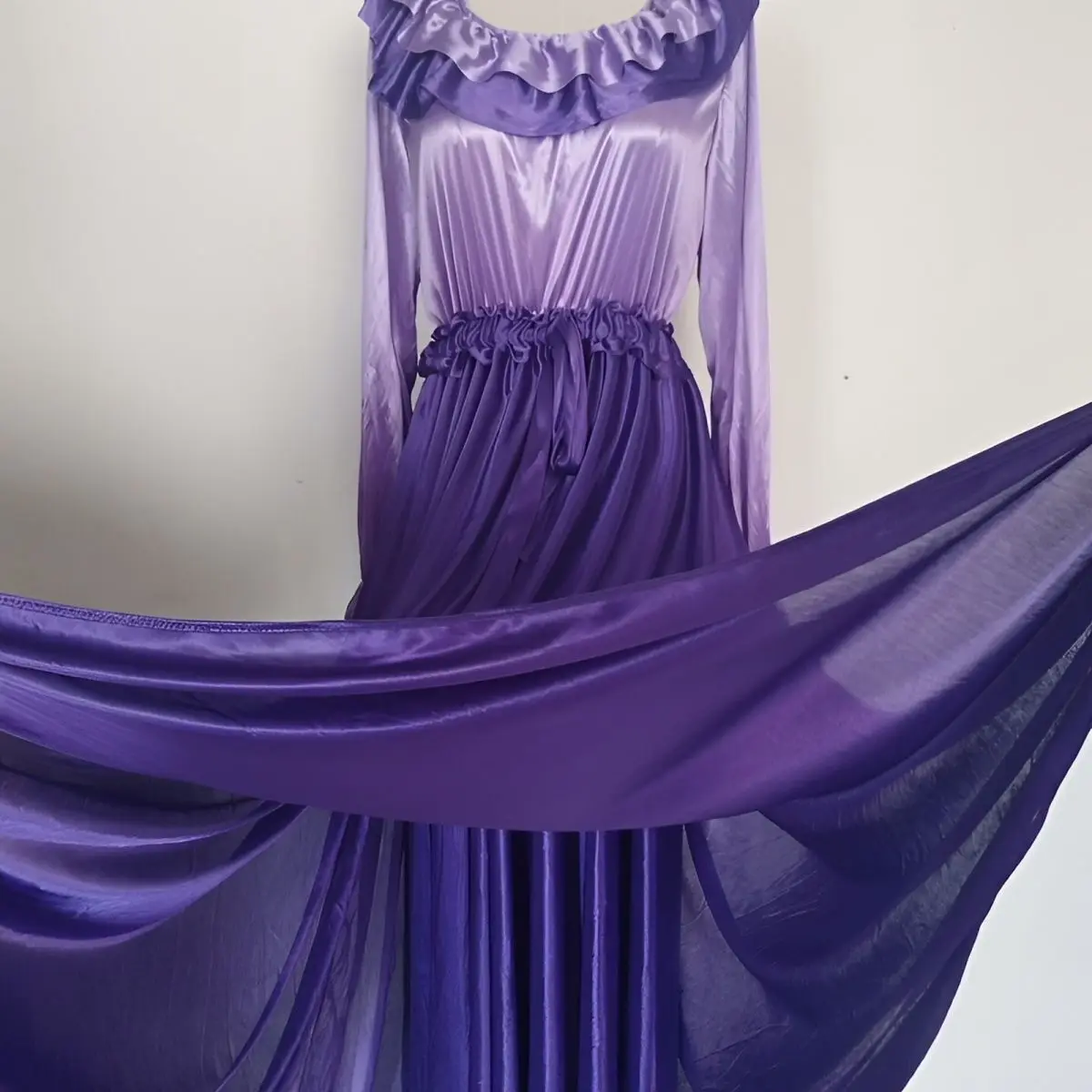 

1.4-1.5m Double Layers Glossy Purple Women Ruffles Satin Long Sleeve Dress With Sash Loose Maxi Dress Plus Size Sleeping Robe