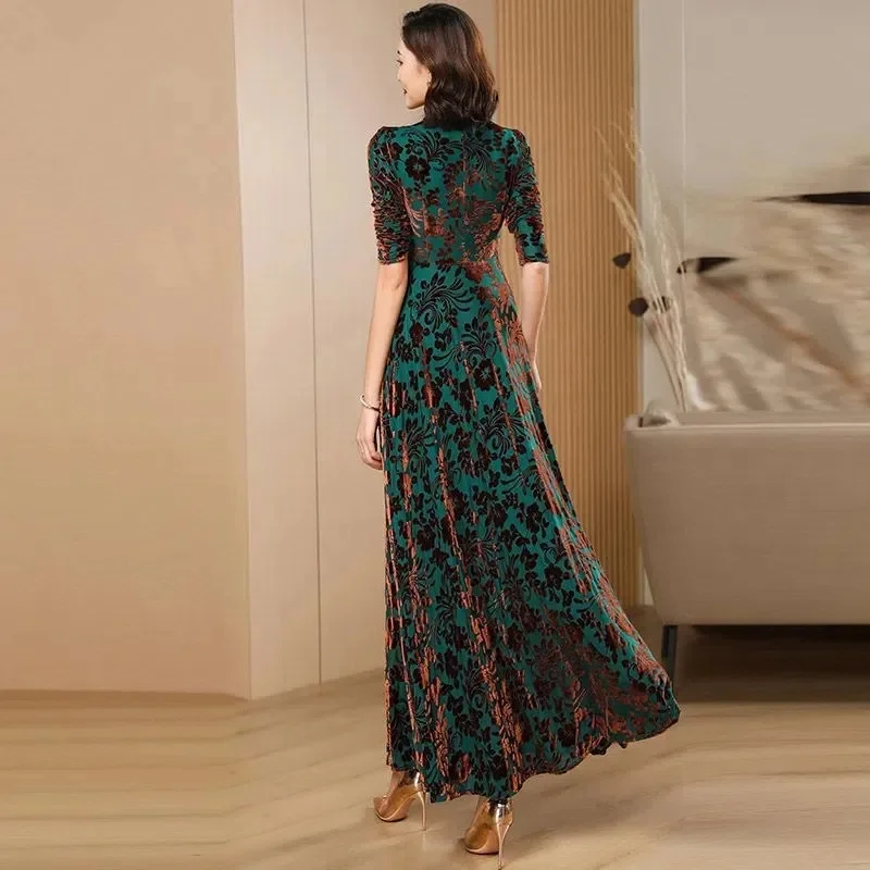 2025 Spring Autumn Female New Large Pendant Gold Velvet Long Sleeve Dress Women V-neck luxury Green Plush Jacquard Long Dress