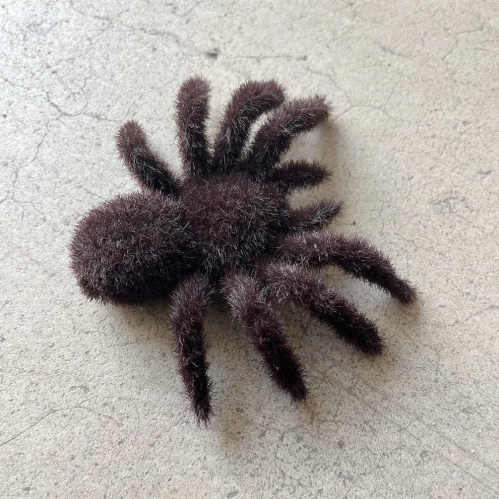 Scary Realistic Halloween Spider Ornaments DIY 3D simulated Hairy Spider Pendants Cartoon Artificial Spider Model Learning