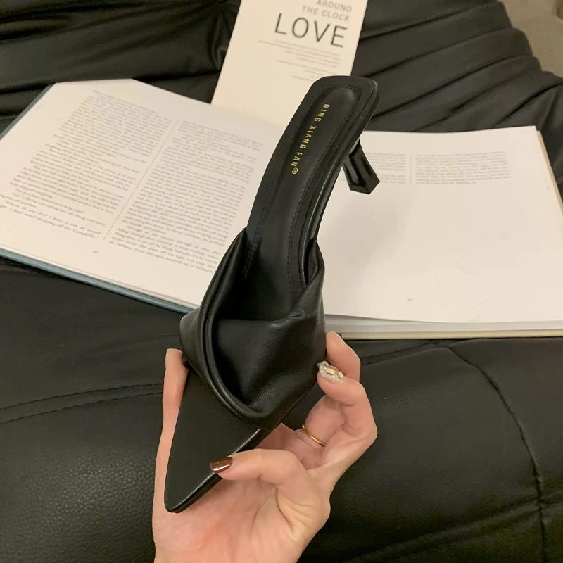 شباشب نسائية بكعب عالٍ أحذية كاوبوي بمقدمة مدببة أحذية البغال صنادل نسائية أنيقة 2025 شباشب مثيرة شباشب صيفية Mujer