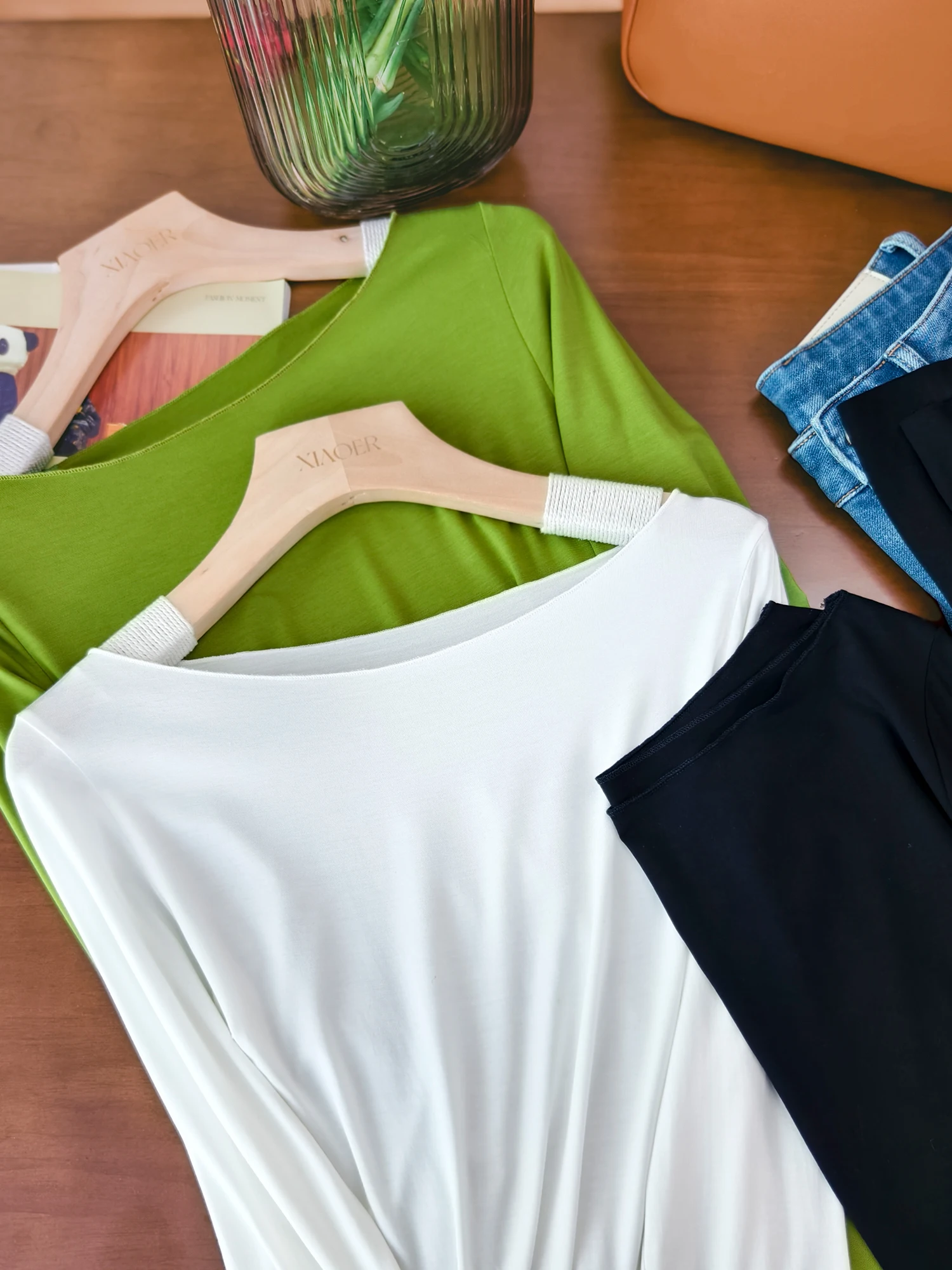 

Silky Smooth Slim Paper Figure with Elastici Simple Comfortable Top One oulder Design Long Sve Stand Fit T-irt