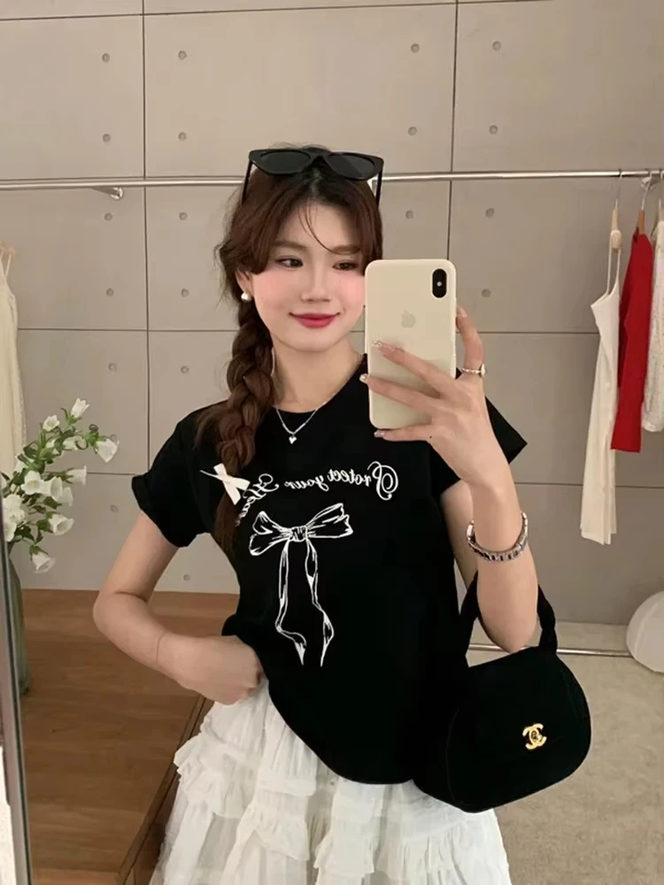 

Женская повседневная футболка с принтом в форме сердца, круглым вырезом, топом с короткими рукавами и короткими рукавами, повседневная женская одежда Shein