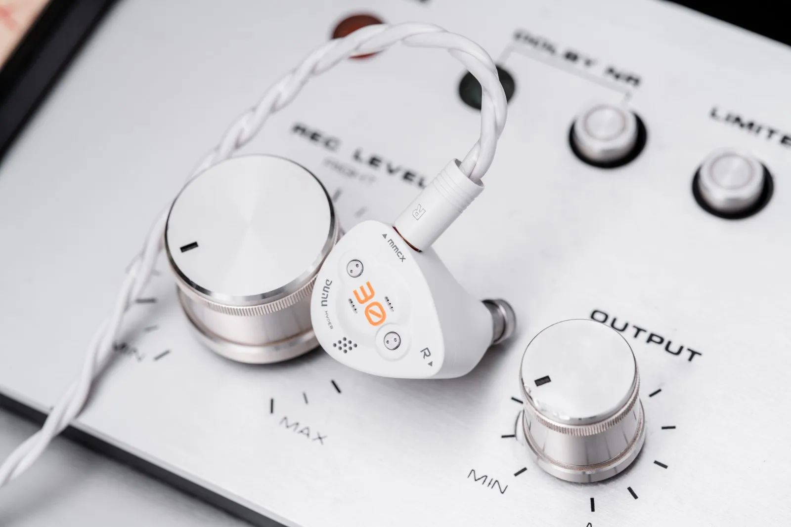 Pre-order DUNU DK3001BD 9-Driver Tribrid IEM Hifi Earphones with 4-Core Secondary Refined High-Purity Furukawa OCC Copper