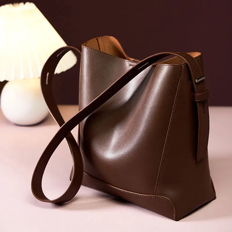 Cowhide Women's Shoulder Bag Fashion Trend Luxury Designer Bucket Bags Large Capacity Genuine Leather Women Crossbody Bags