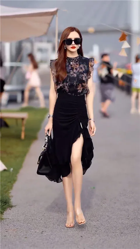 

Faionable Floral Print Svel Hoodie Set Women's Summer Sle f Skirt Ele Bla irt with Lace Hemline
