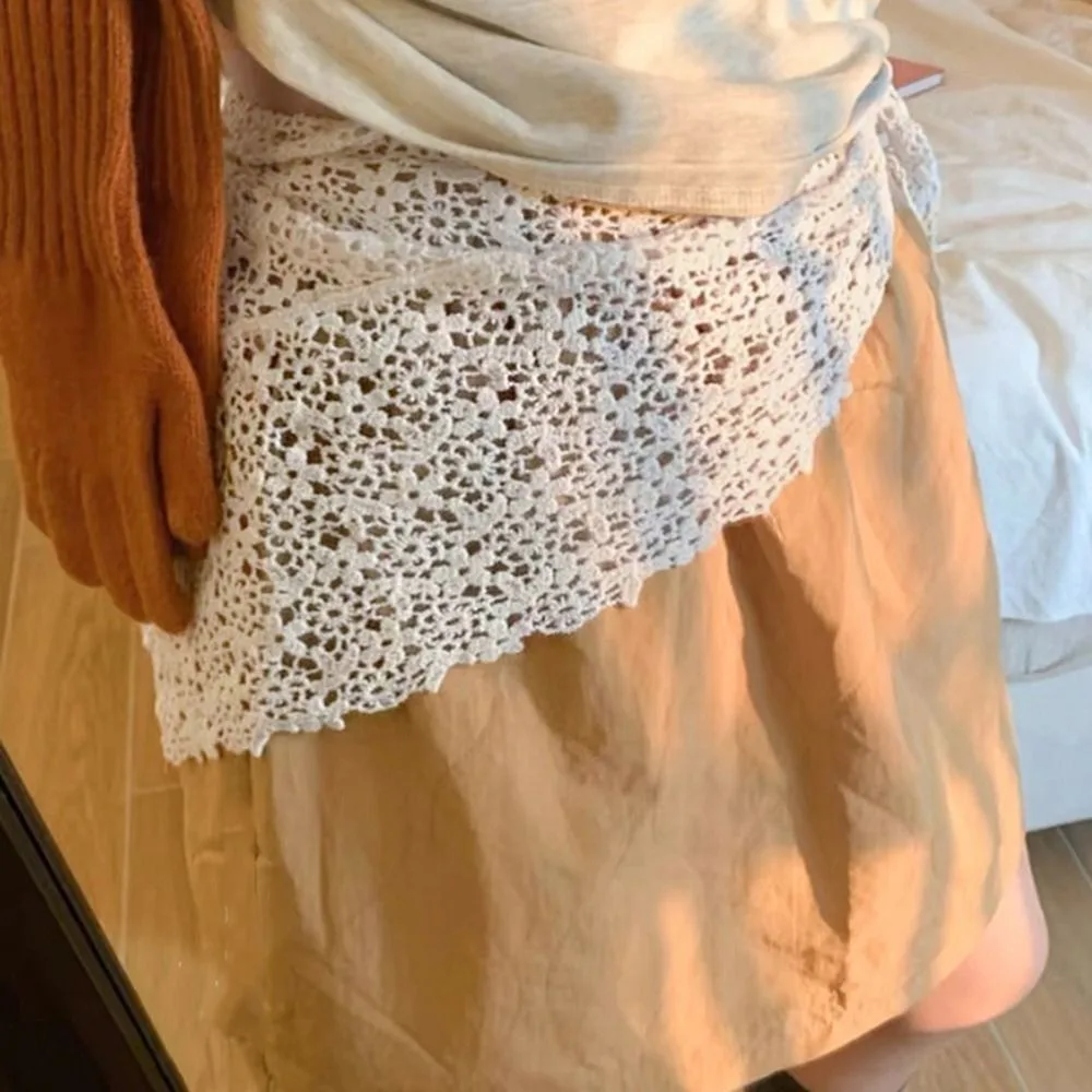 

Lace Design Fake Collar Scarf Simple Flower Triangle Shape Lace Scarf Summer Fabric All-match Style Triangle Scarf Hip Accessory