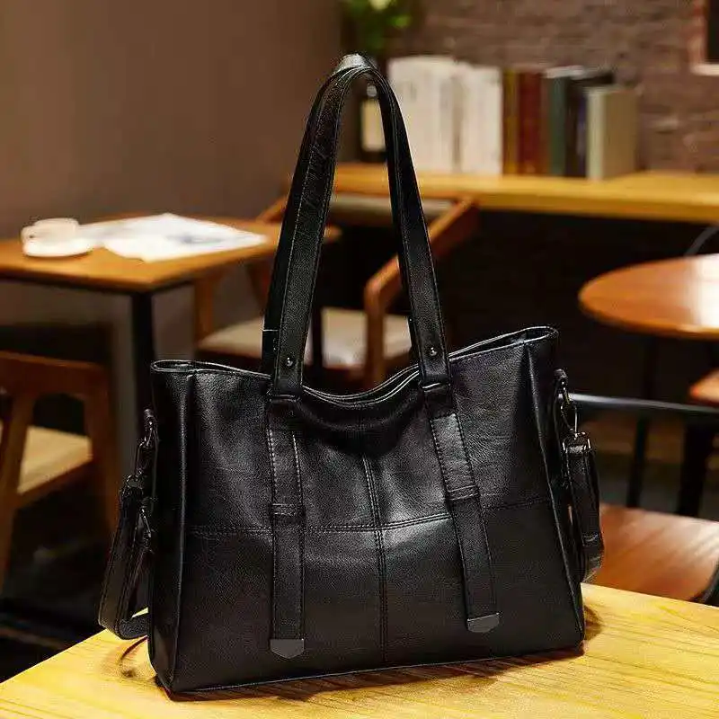 

Large-capacity commuter women's bag - stylish soft leather retro and simple single-shoulder handbag