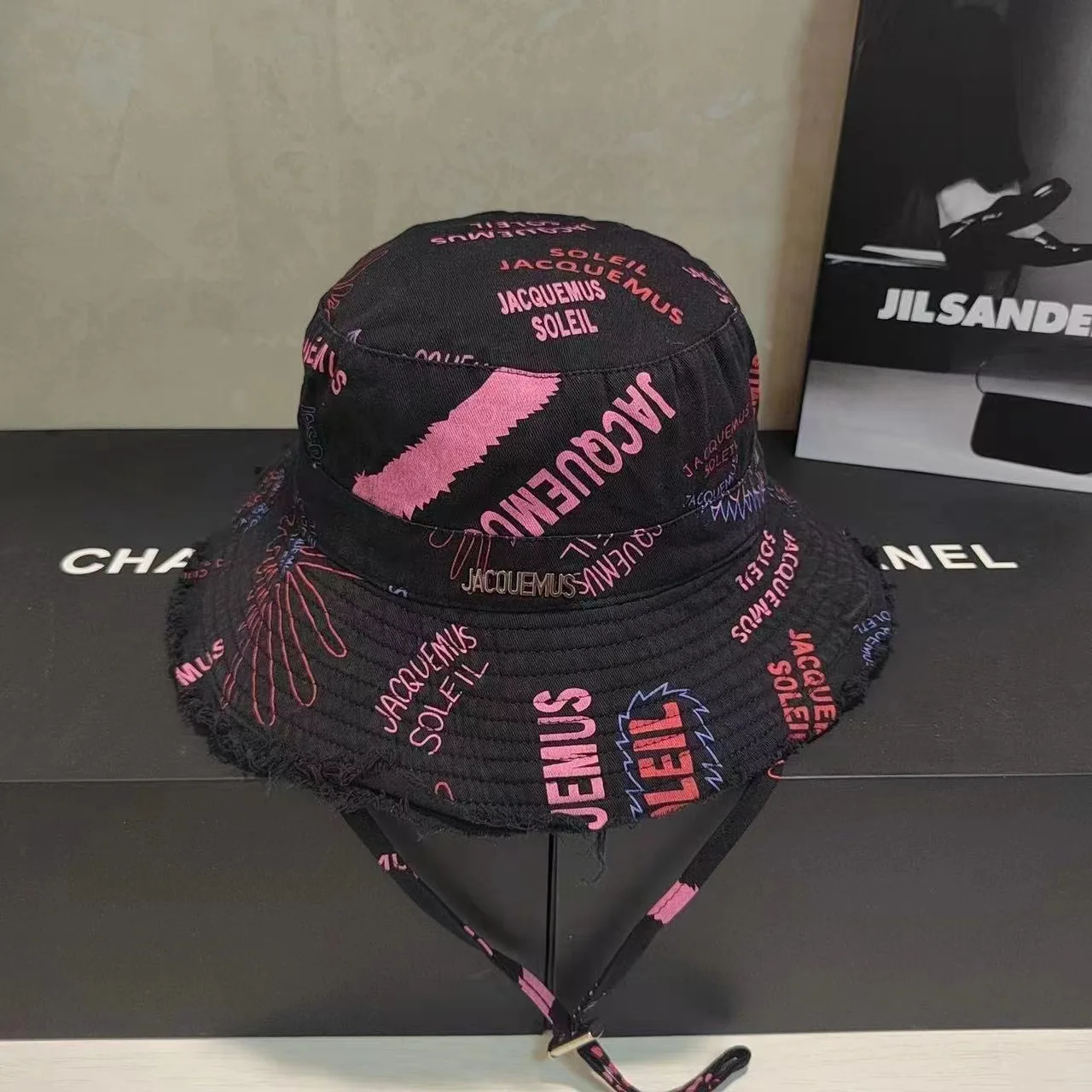 

Ladies Summer Big Eaves Bucket Hat Fashion Personality Outdoor Burr Sling Metal Letter Sun Hat Sun Hat