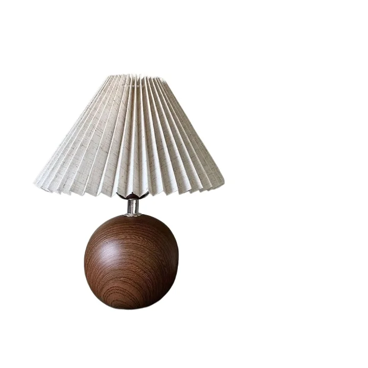 

Nordic, high-end girl bedroom bedside lamp, warm night lamp