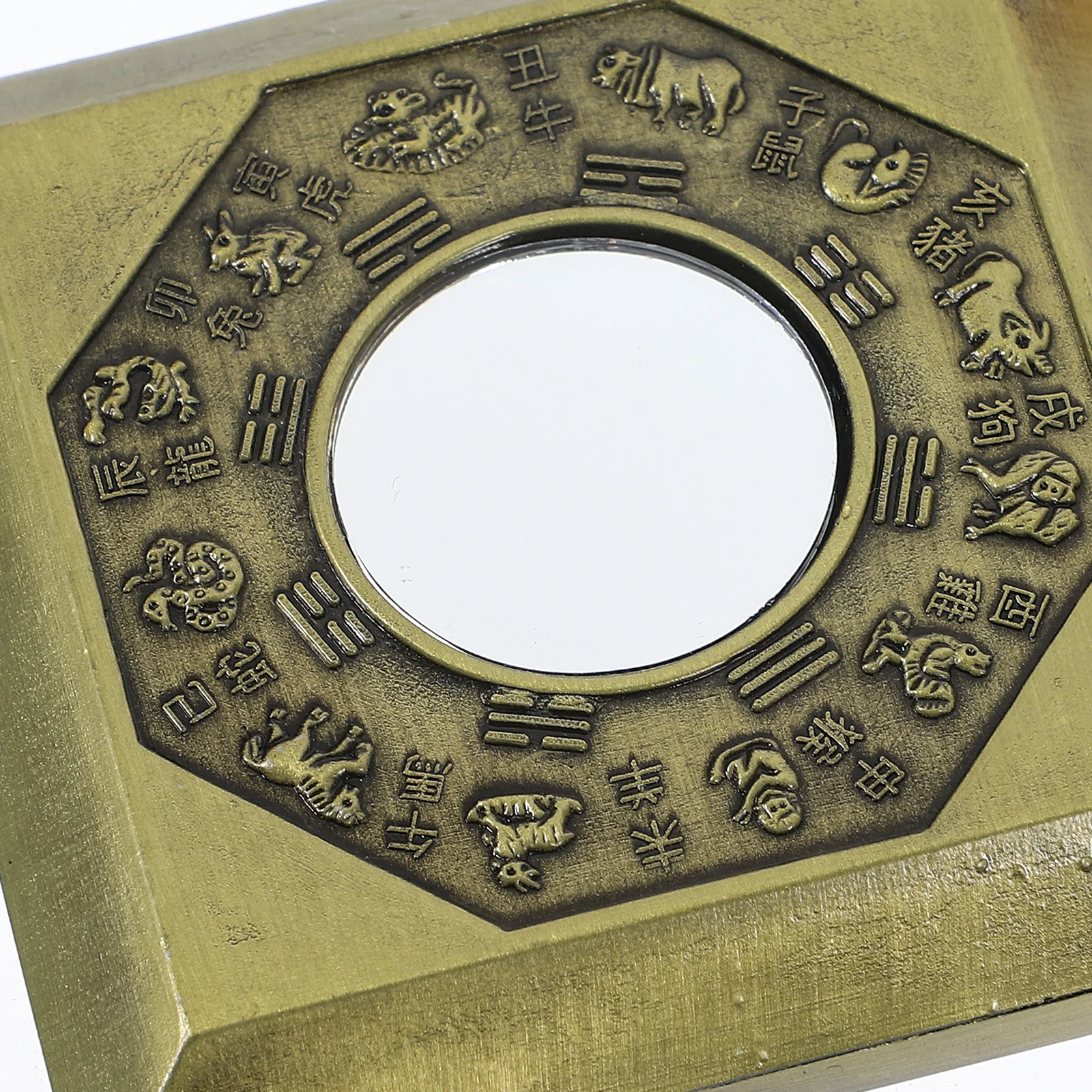 

Exquisite Chinese Style Compass Pendant Vintage Decorative Divination Hanging Ornament for Car Home Compass Pendant