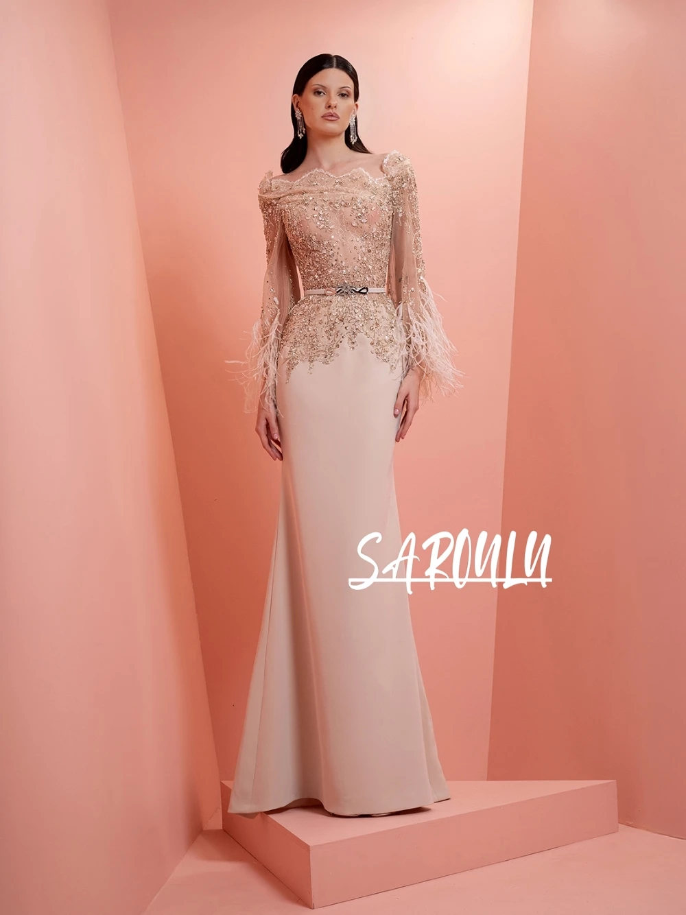 

Elegant Boat Neckline Sequined Long Sleeve Evening Gown Chic Feather-Embellished Mermaid Prom Dress For Formal Dinner & Gala