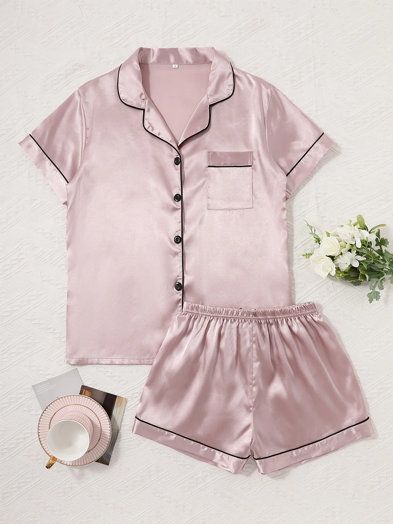 Pakaian Tidur Musim Panas Model Santai Bahan Sutra Satin Polos Set Piyama Kasual Wanita, Atasan Kancing Kerah Pendek & Celana Pendek yang Nyaman