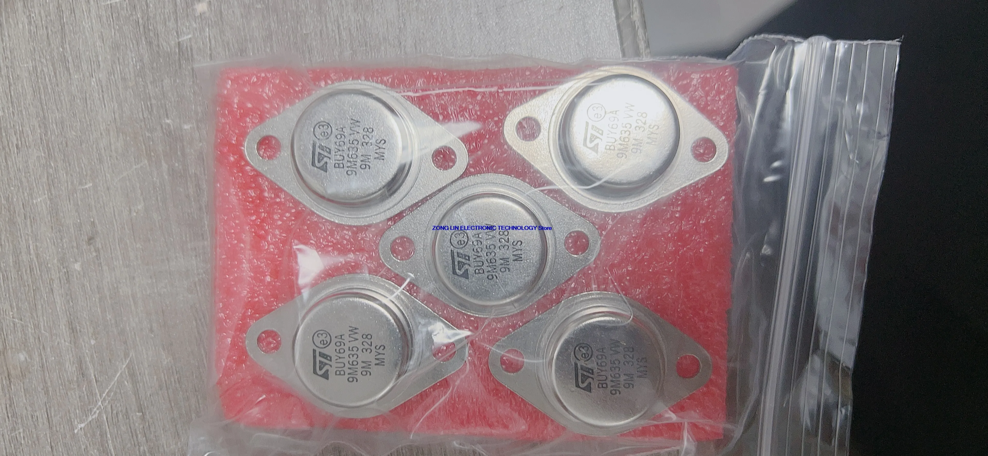 BUY69A imported brand new gold sealed transistor TO-3 gold sealed transistor quality assurance