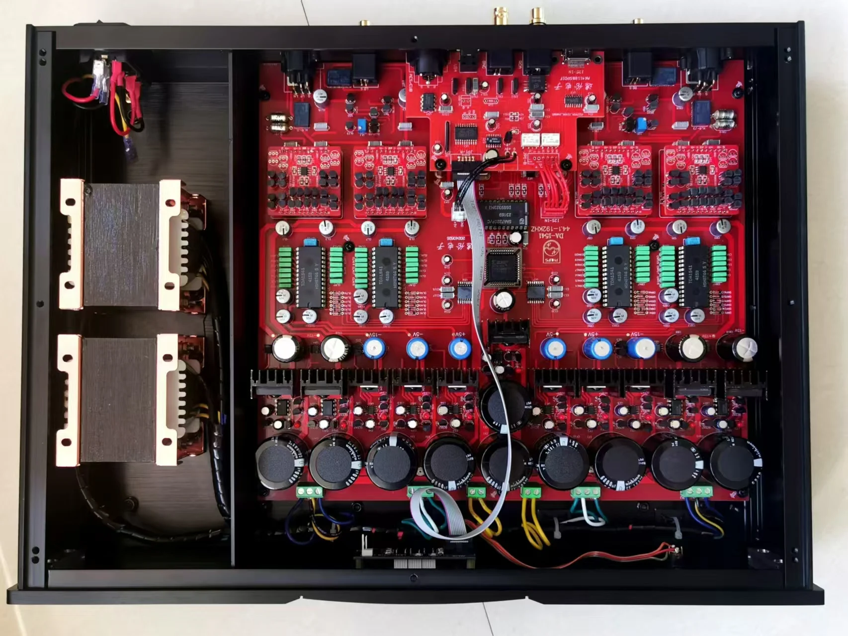 جهاز فك ترميز صوتي متوازي حقيقي ، فايبر AES ، EUB ، RCA ، BNC ، مدخل I2S خارجي ، 35W x 2 ، TDA1541 24Bit KHZ-KHZ