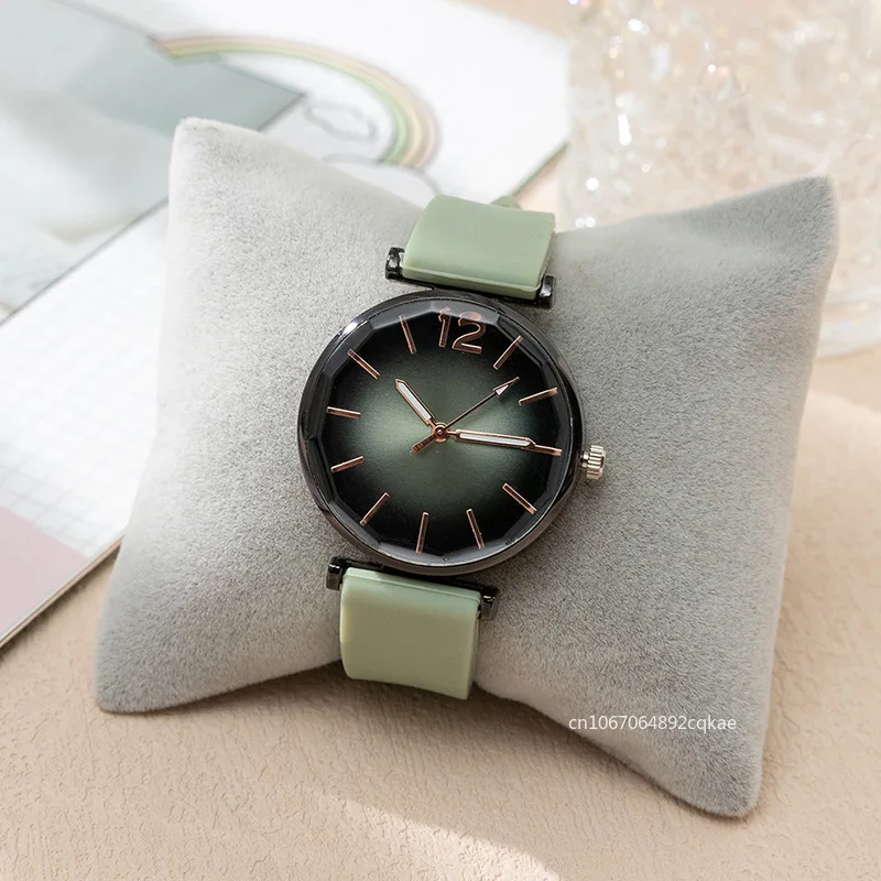 

Simple Women Watches Black Dial Quartz Wristwatches Relogios Feminino Casual Watches Silicone Clock for Everyday Reloj Mujer