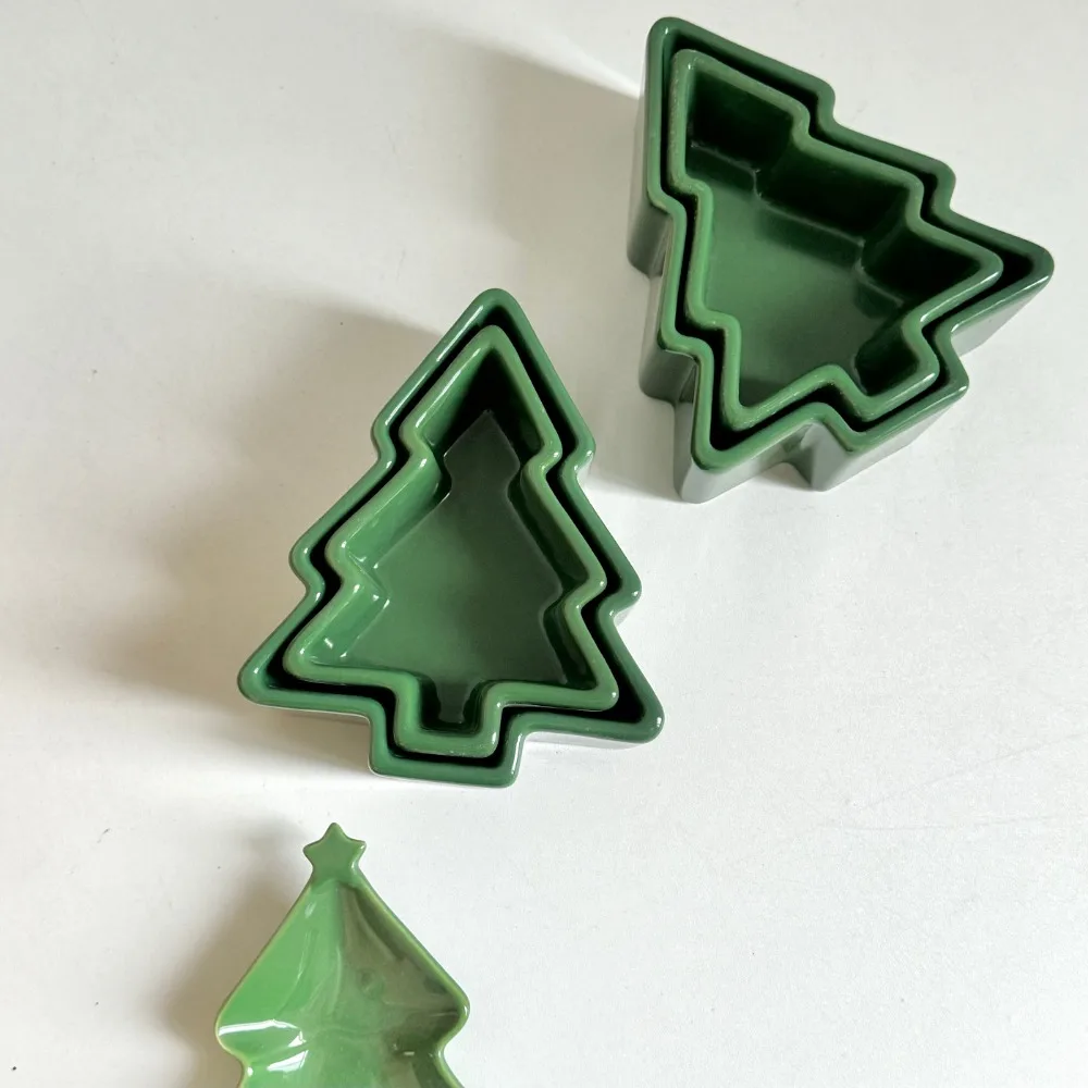 

Nordic Christmas Tree Shape Ceramic Storage Plate Ornament Living Room Kitchen Dining Table Plates Dishes Crafts Home Decoration