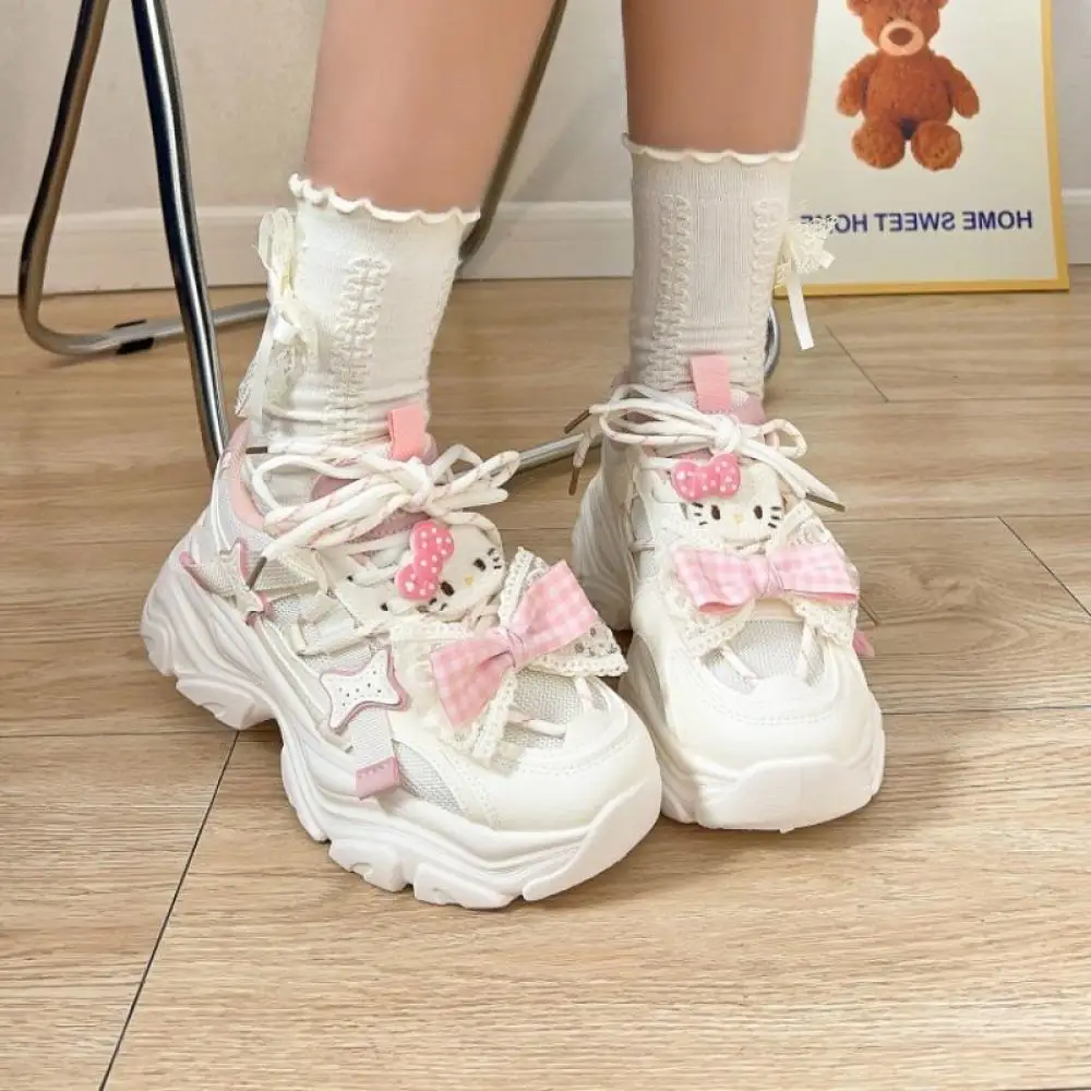 

Милые кроссовки, женская летняя дышащая спортивная обувь, аниме «Hello Kitty», милые студенческие туфли для отдыха с героями мультфильмов для девочек, обувь на толстой подошве