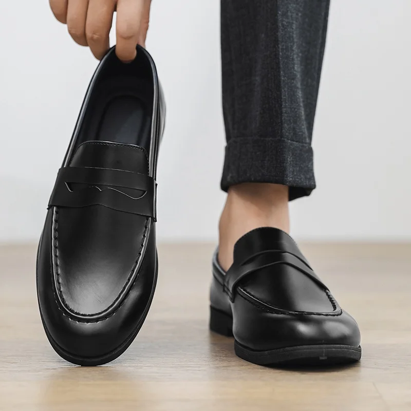 

Men's Summer Business Casual Leather Shoes Slip-On Soft Bottom Anti-Slip Work Commute Black Bean Shoes Fashionable Single Shoes
