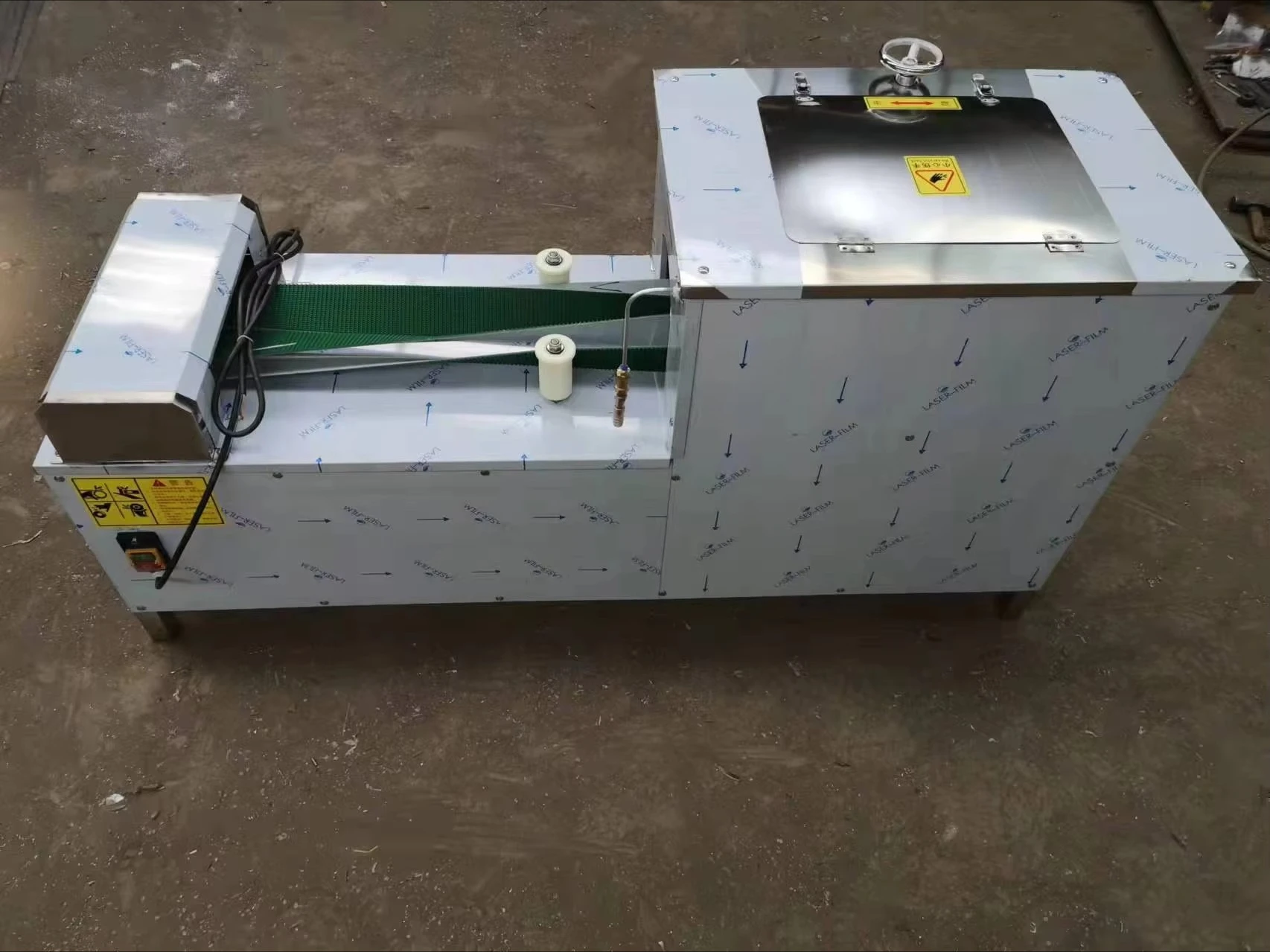 Image 6: Machine automatique à désosser et à découper le poisson