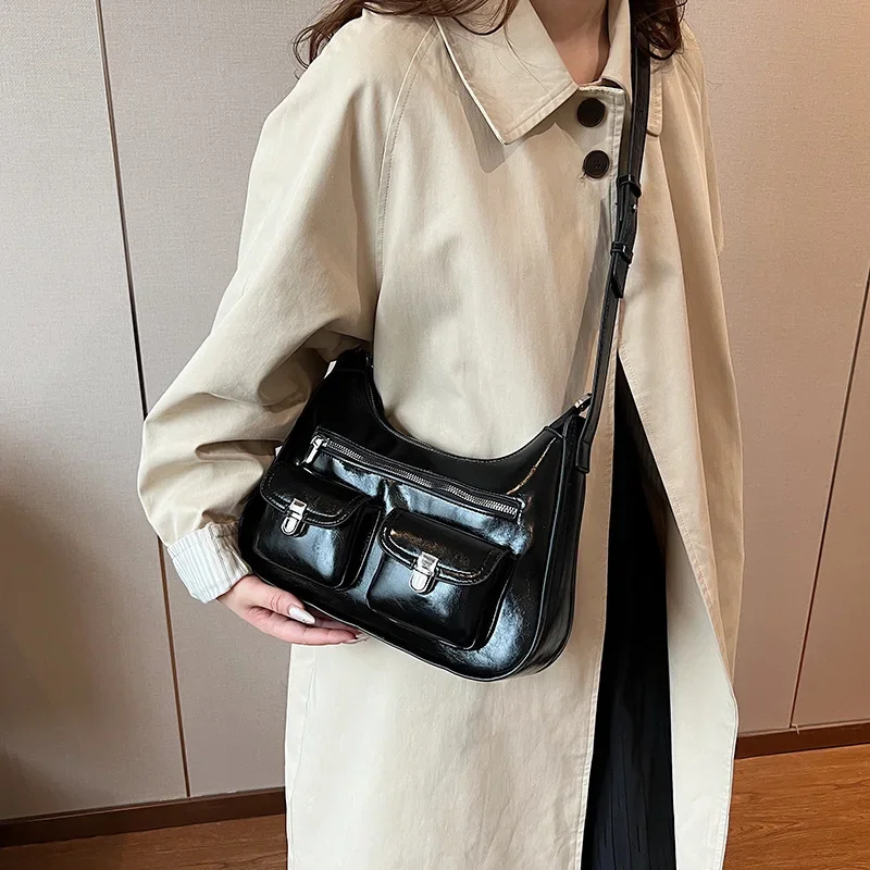 Retro Underarm Bag Female Personality Commuter Simple Shoulder Bag Solid Color Versatile Casual Hand Carry Messenger Bag