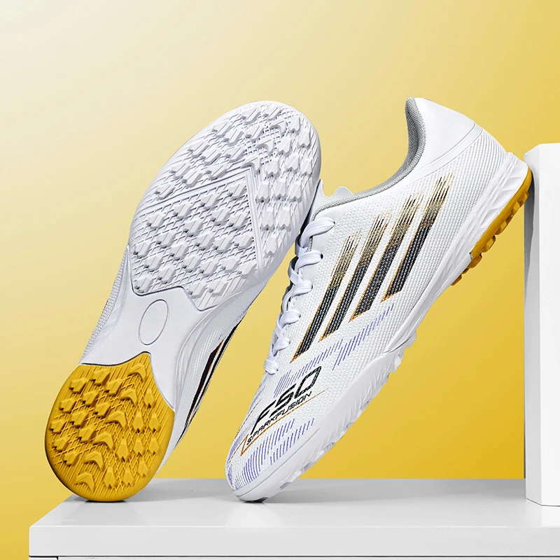 Novos homens profissionais botas de futebol macio tênis jogo sapatos de futebol ultraleve futsal de alta qualidade tf/fg unisex venda quente chuteiras