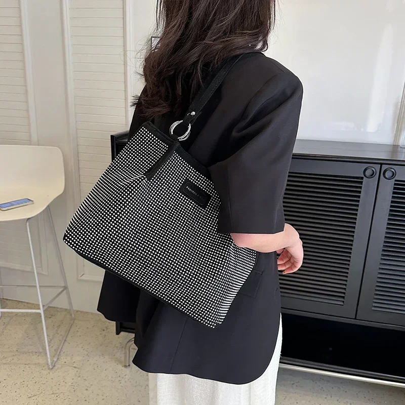 Women\'s Bags on Sale 2023 High Quality New Fashion Retro Solid Casual Tote Advanced Sense Messenger Bag Large Capacity Handbag