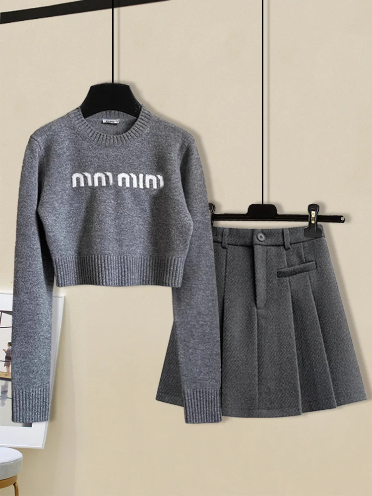 

Faionable Knitted Sweater Dr Set with round Ne Letter Design Women's Autumn Winter Woolen Skirt Two Piece Ensemble