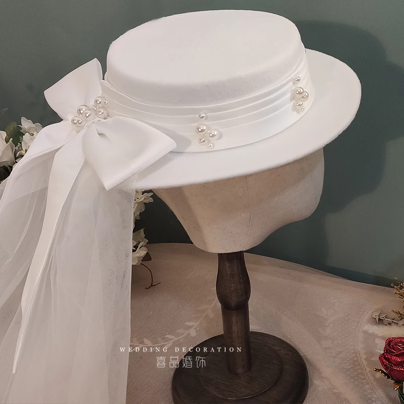 High End White Satin Wedding Hat with Long Mesh Bow Rivet Flat Fedoras Elegant Ladies Formal Ceremony Church Party Hat Headwear