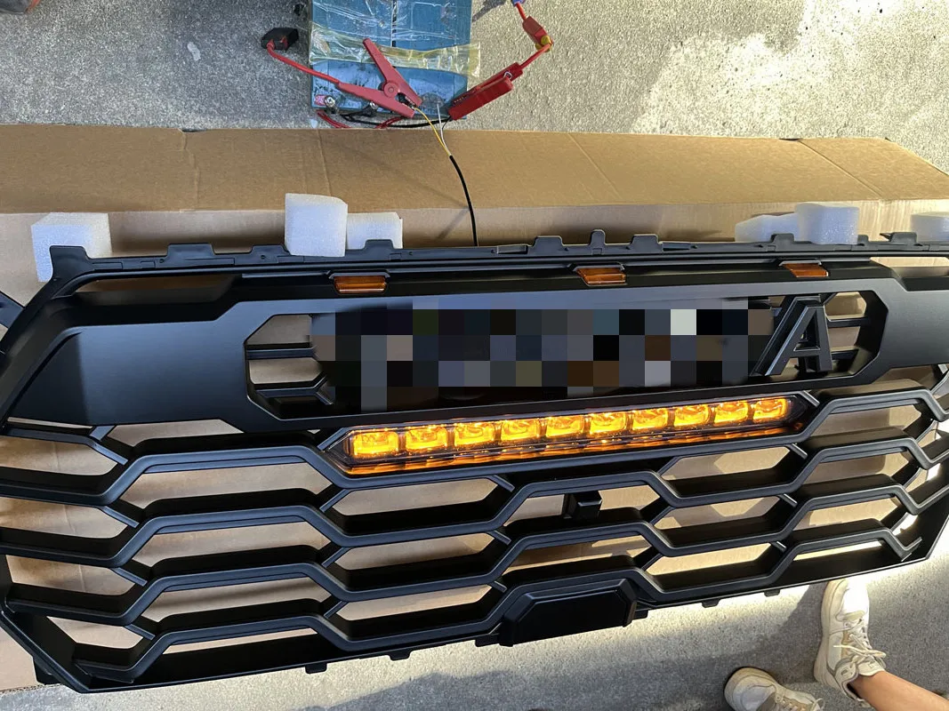 High Quality ABS Black Grill Middle Grill Car Front Grills With LED Lights Light Strip Fit For Toyota Tundra 2022-2023