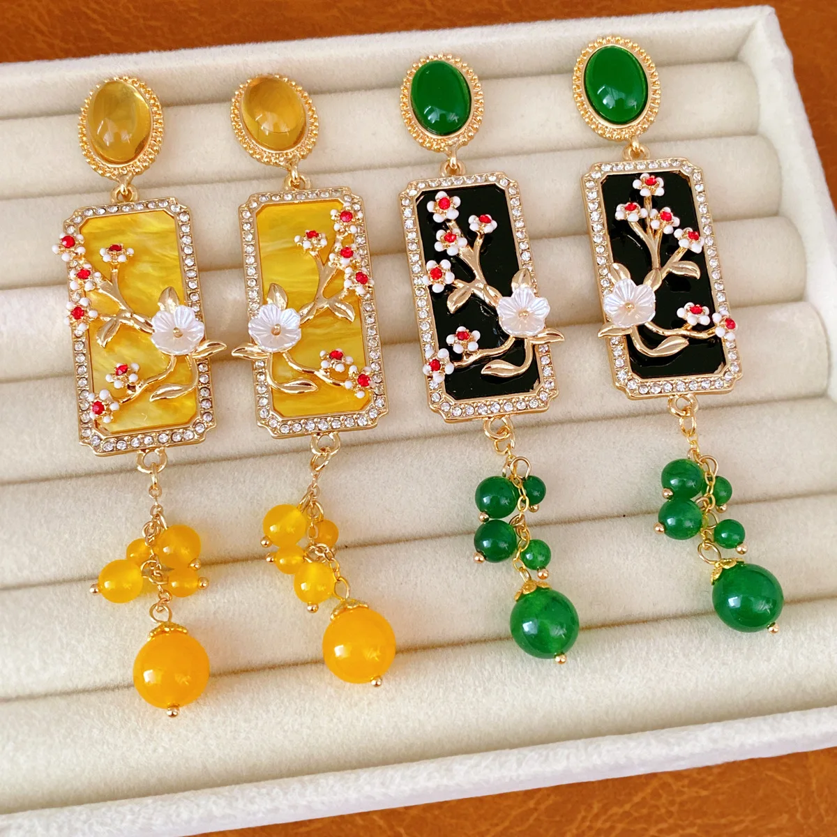 DOO MEI Vintage Rectangle Floral Dangle Earrings For Women Gold Tone Bead Tassel Ear Jewelry For Banquet Party Date Daily Wear