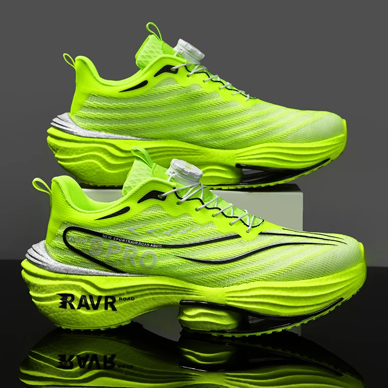 

Engineered for Ease: Men's Premium Casual Sneakers with Adaptive Fit Technology