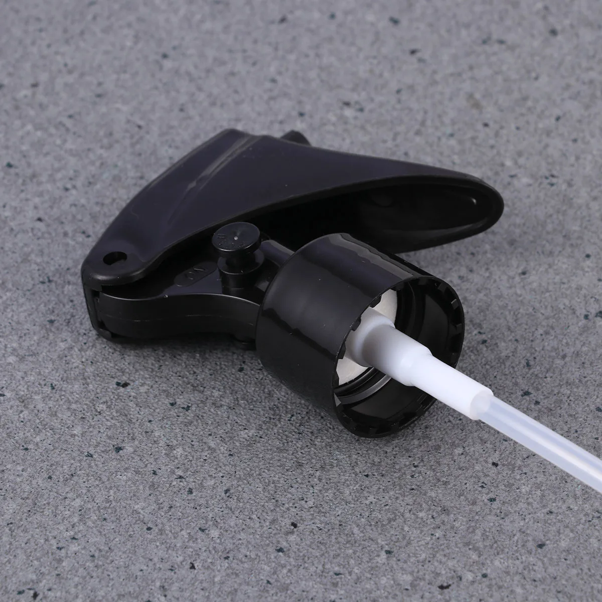 

8pcs Spray Nozzle Replacement Black Plastic Trigger Sprayer Tops For Reusable Glass Bottles Fit Most Round Neck Containers