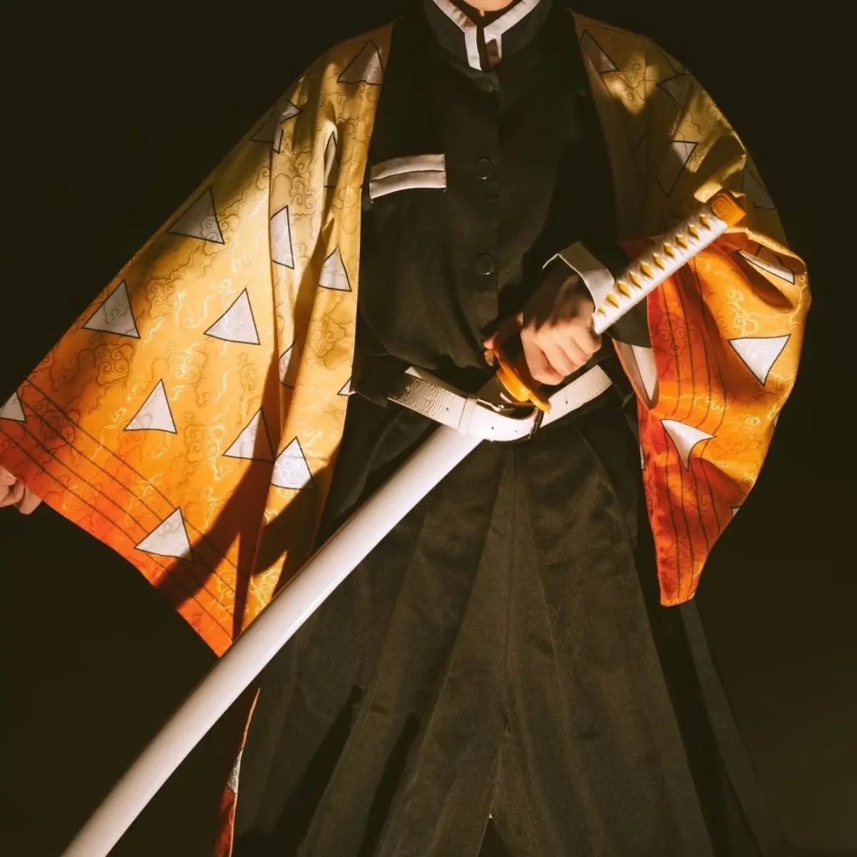 

A complete cosplay costume set of the attractive and durable anime character Agatsuma Zenitsu