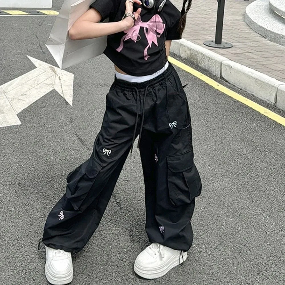 

Fashion Embroidered Baggy Cargo Pants Wide Leg Drawstring Sweet Bow Pants Multi Pockets High Waist Y2k Pants Girl Dancing
