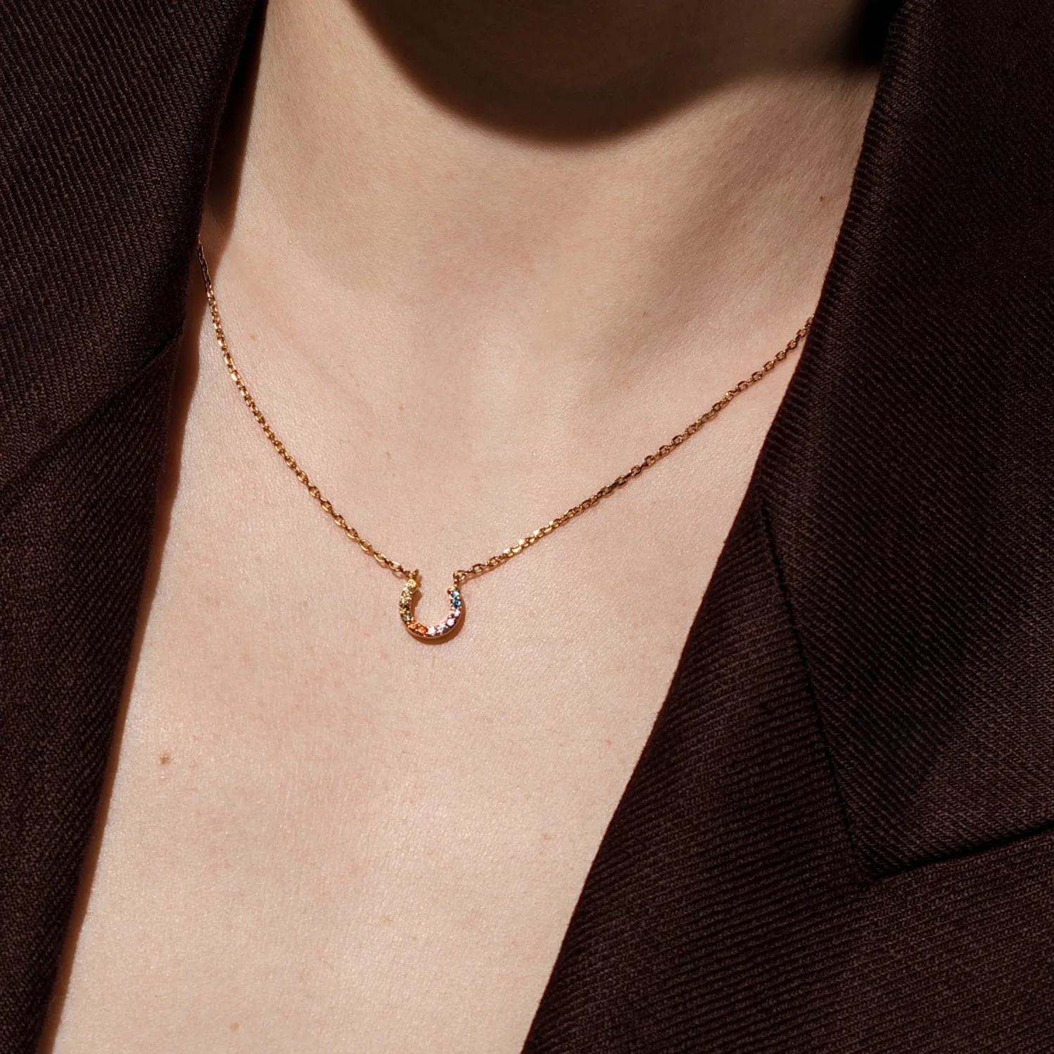 Simple horseshoe inlaid zirconium collarbone chain necklace colored zircon premium women's u-shaped copper jewelry basic chain