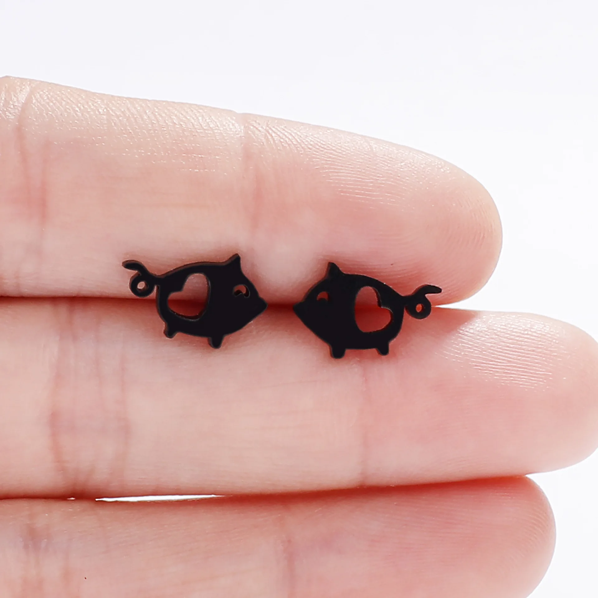 2024 new fashion stainless steel love pig earrings product temperament all match birthday anniversary earrings small gift