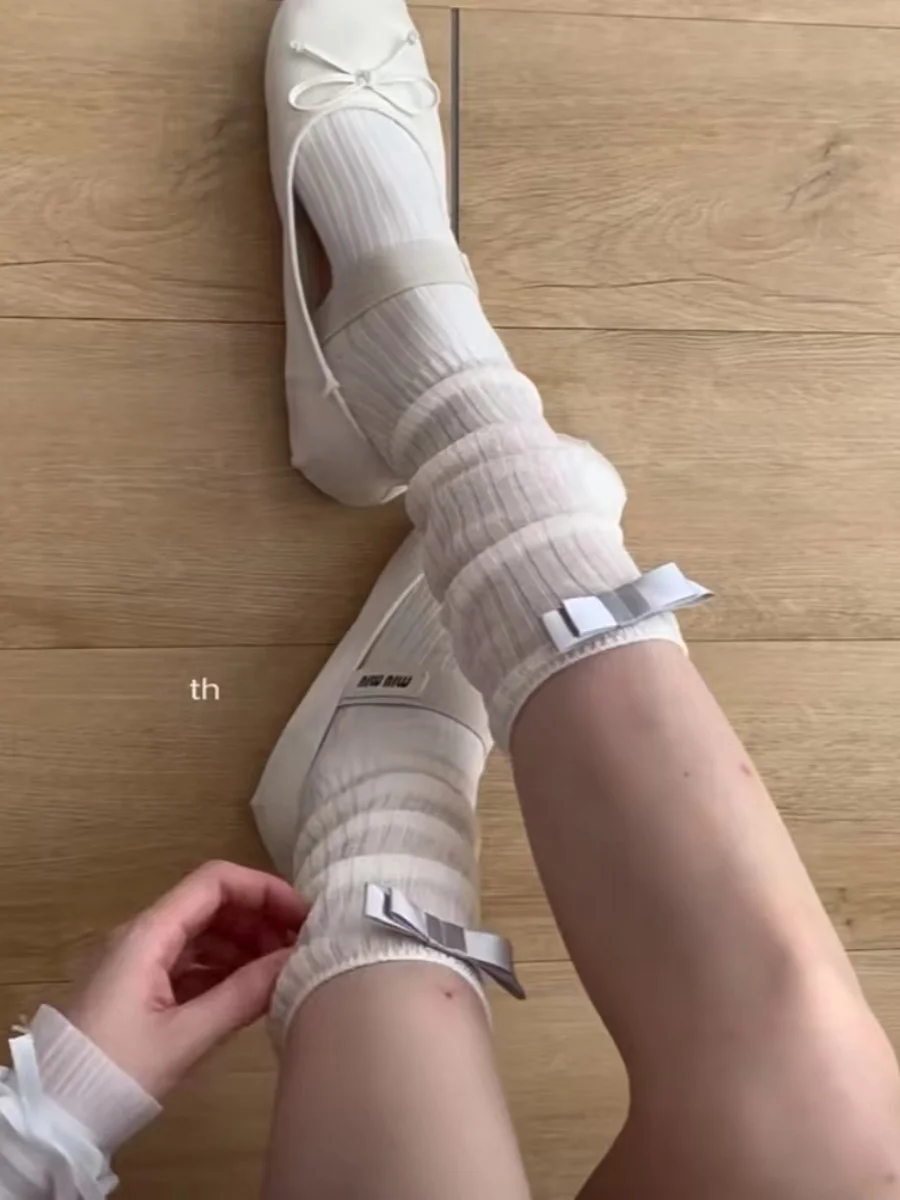 meias-ate-o-joelho-estilo-ballet-com-laco-de-borboleta-brancas-e-cinzas-mo-dolle-md-pf377c-leggings-fashion-para-mulheres