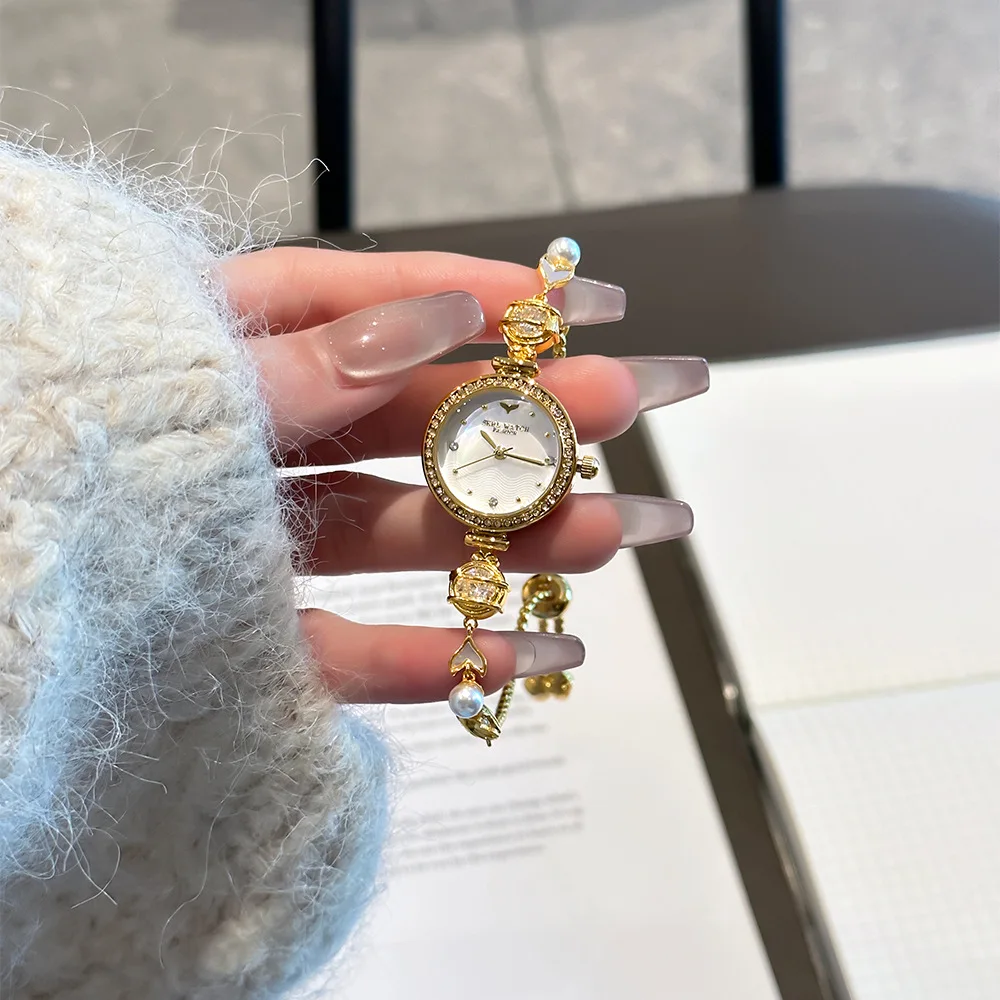 2025 New Women's Watch Luxury Small Bracelet Watch Elegant Women's Fashionable and Luxury Women's Female Gift