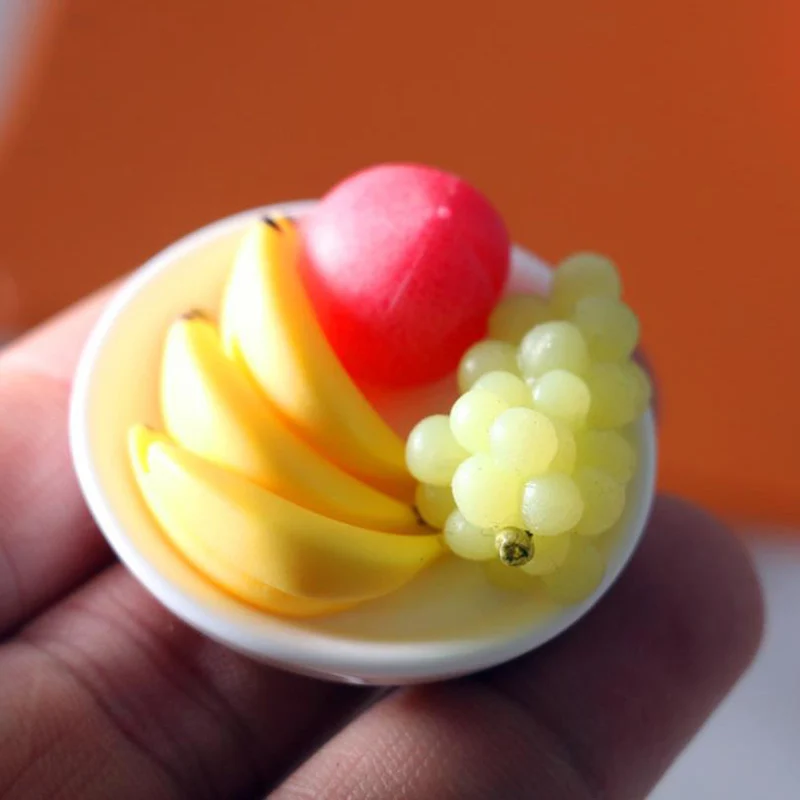 6Pcs Mini Simulation Fruit Plate Grape Banana Peach Dollhouse Kitchen Decoration