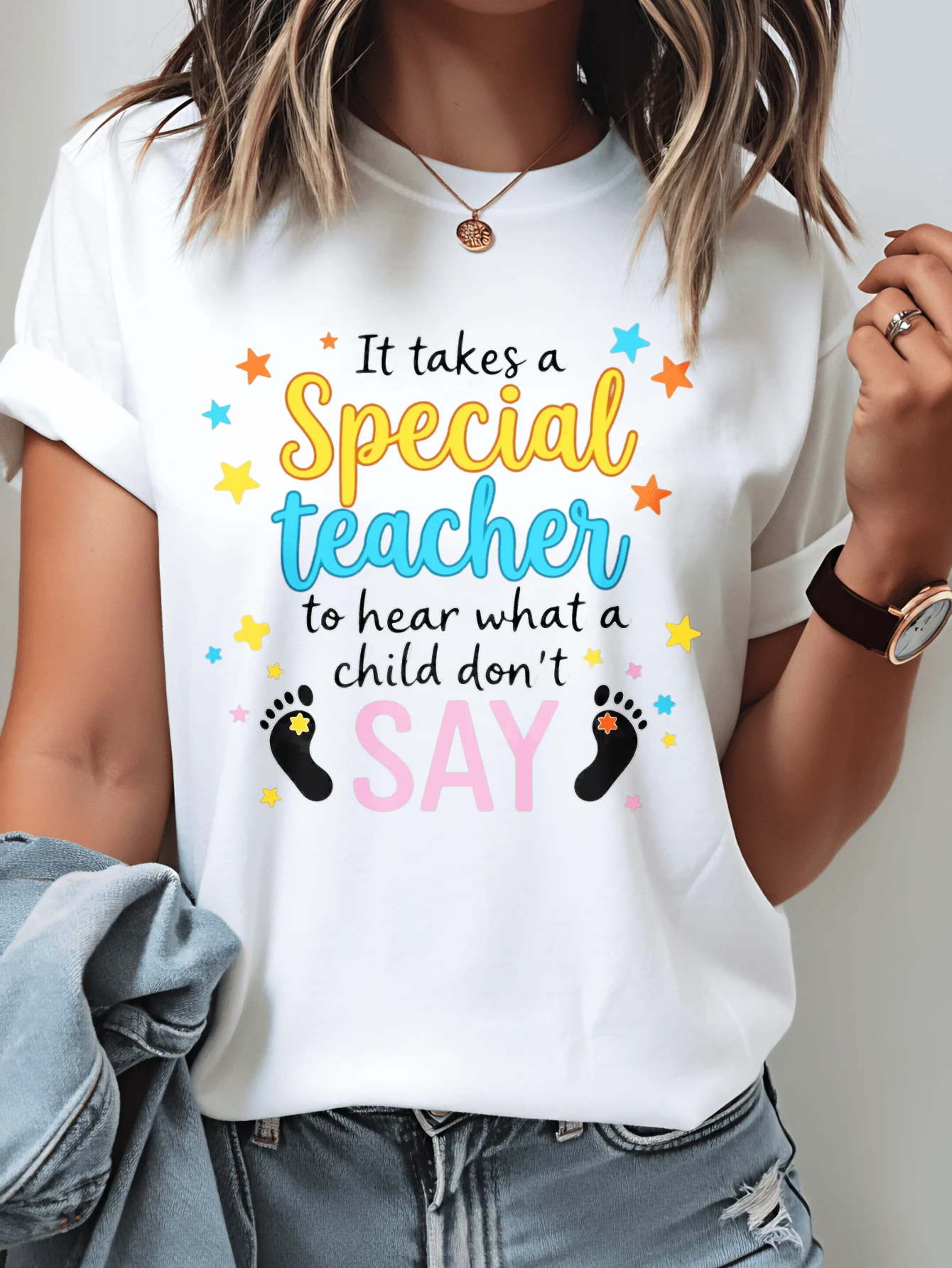 Women's "Need a Special Teacher" Inspirational Printed White T-Shirt, Short-Sleeved, Round-Neck, Colorful Teacher Graphic T-Shirt, Comfortable and Meaningful, Suitable for Everyday Casual Wear