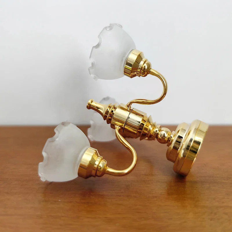 1:12 دمية مصغرة LED الذهبي مصباح السقف الثريا إضاءة المنزل نموذج الأثاث ديكور لعبة بيت الدمية الملحقات