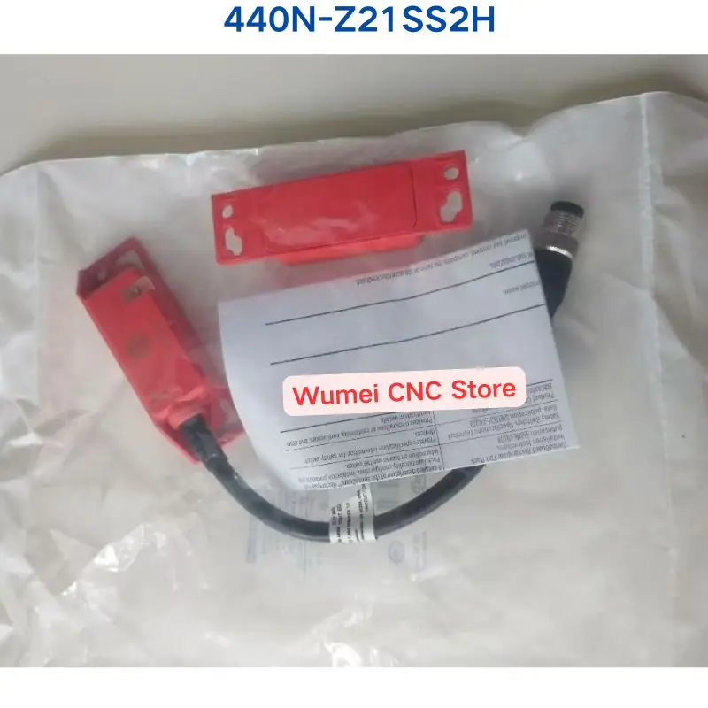 

Абсолютно новый оригинальный защитный выключатель 440N-Z21SS2H (440NZ21SS2H)