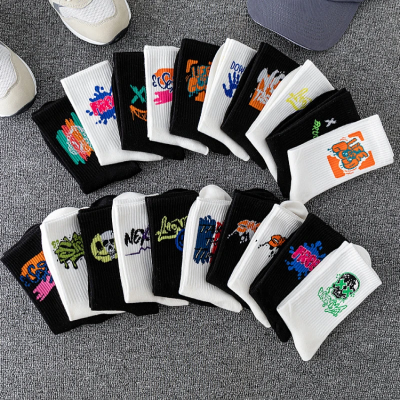 5/10 Pairs of High-Quality Couple's Fashionable Sports Socks With Graffiti Patterns Soft and Comfortable Men's Oversized Socks