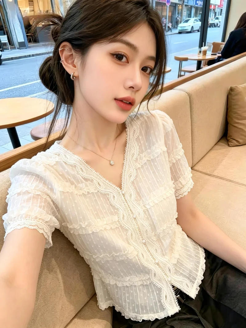 

Elegant Lace Short Sleeve Shirt Women's Summer New Style Age-defying Beautiful Top Self-retention Recommendation Korean Style...