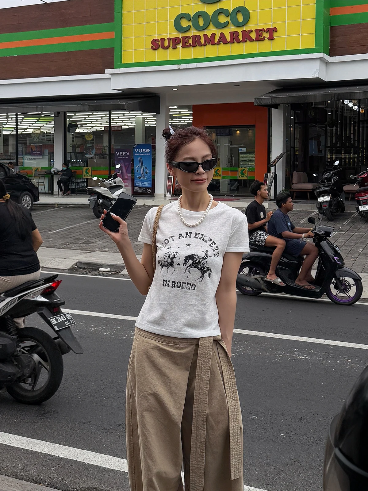 

Sakura Model Vintage American Style Printed Short Sleeve T-Shirt Shoulder Length Cotton Blend Summer Fashion Women's Top