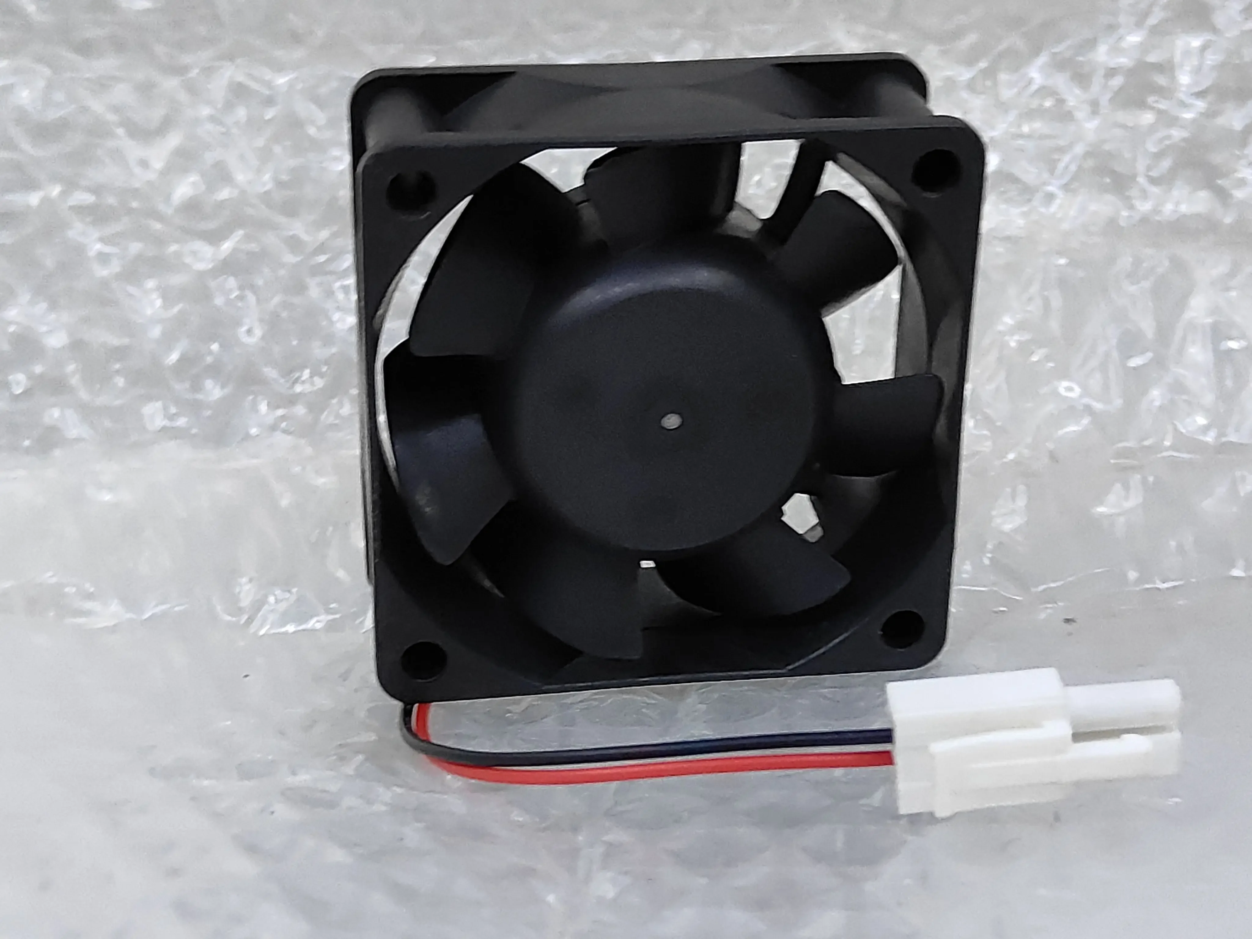 SERVO TUDC24Z4C-090 DC 24V 0.08A 1.8W 60x60x25mm 2-Wire Cooling Fan